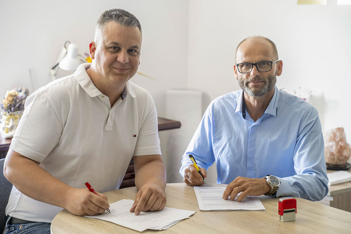 Julius-K9 X Stanzmeister GmbH